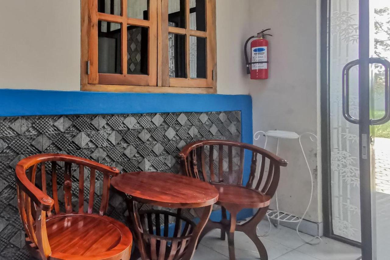 Reddoorz Near Pantai Pancer Door Pacitan Exterior foto